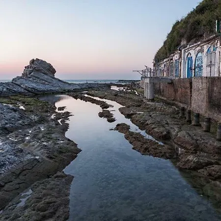 A Un Passetto Dal Conero *