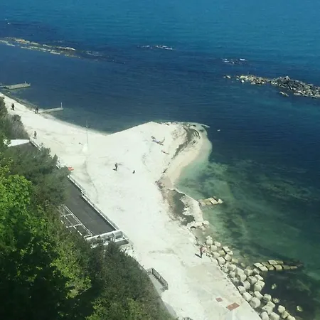 A Un Passetto Dal Conero